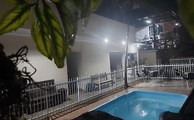 Pousada Com Piscina Perto do Beto Carrero 50 Metros Praia do Trapiche Melhor Localização de Penha